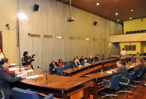 Assembleia Legislativa - Comissão de Controle e Fiscalização: investigação sobre a descontaminação do aterro parada desde junho de 2013