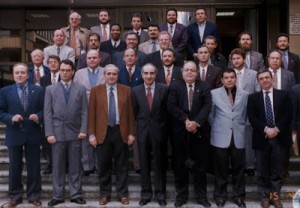 Roma - Itália -  Delegados de Polícia do Brasil e professores  da Scuola Superiore di Polizia - Gruppo d'investigazione sulla criminalità organizzata i Direzione Centrale per i  Servizi Antidroga - 1997 ( o autor é o terceiro elemento,  na terceira fileira)