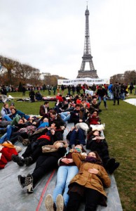 Manifestantes em Paris, na COP 21