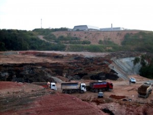 Bota-Fora ou "normalização topográfica"? Municipalidades da região metropolitana concedem autorizações para regularização topográfica com recepção de material terroso, sem qualquer controle da origem do material, sua qualidade ambiental e ensaios técnicos que atendam ao disposto na norma ABNT