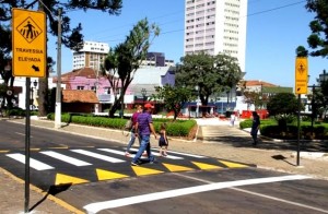 Faixas elevadas - regra de segurança que implica na redução da velocidade das vias urbanas