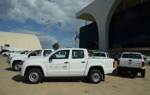 Governo de Minas entrega novas viaturas para a fiscalização ambiental - Omissão na fiscalização das atividades minerárias sob sua competência de licenciamento, justamente das quais cobra taxa de fiscalização tida por irregular...