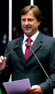 Senador Gurgacz (PDT-RO), autor da PEC 65