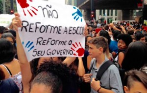 Escândalo reflete o desprezo do governo pela rede de ensino público paulista