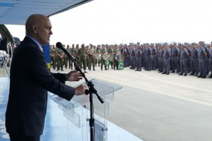 Ministro da Justiça e forças militares estaduais e federais - o Estado Brasileiro não deve hesitar