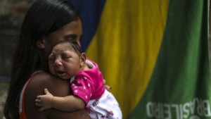 Brasil teve até agosto 1845 casos confirmados de bebês nascidos com malformações congênitas (imagem EPA)