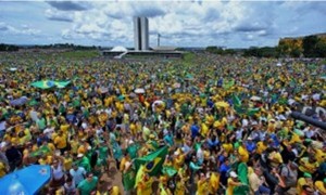 Congresso cercado pelo povo