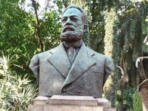 Busto de Luiz Gama no Largo do Arouche, São Paulo.