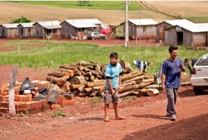 Acampamento indígena em Passo Grande do Rio Forquilha,RS