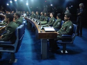 Sargentos do Exército visitam o Senado Federal (foto IG)