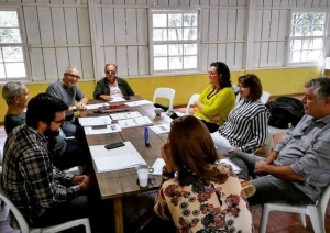 Em um pavilhão centenário, em São Paulo, cidadãos reunidos para repensar o papel das Organizações Não Governamentais