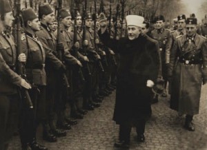Grão-mufti de Jerusalém passa em revista tropas SS muçulmanas, nos balcãs