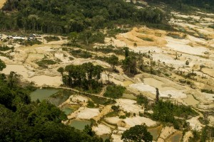 Garimpo ilegal em terra Munduruku - Imagem Greenpeace