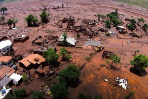 tragedia-em-mariana-desastre-economico