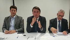 Live de Bolsonaro com os Ministros Ricardo Salles (Meio Ambiente) e Bento Albuquerque (Energia)